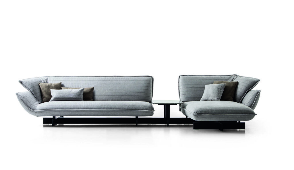 Bowy Sofa with Foam and Fabric by Patricia Urquiola for Cassina for sale at  Pamono