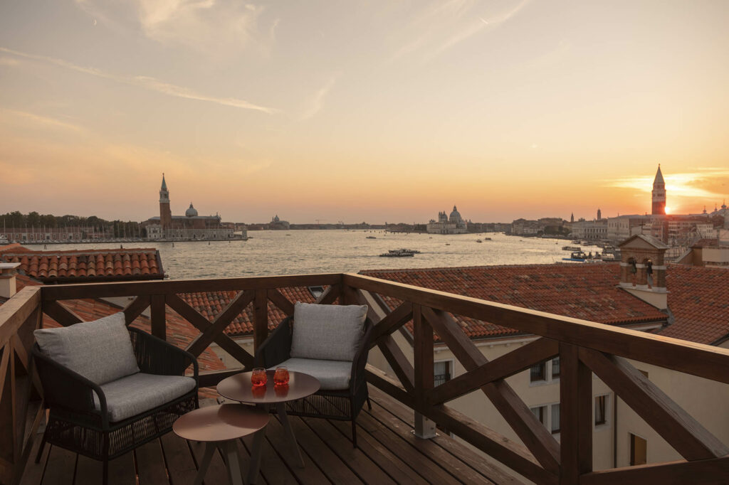 The (sober) essence of Venice in the Ca 'di Dio Hotel by Patricia Urquiola  - Interni Magazine